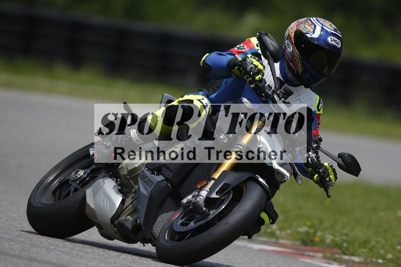 /Archiv-2024/29 12.06.2024 MOTO.CH Track Day ADR/Gruppe gelb/26